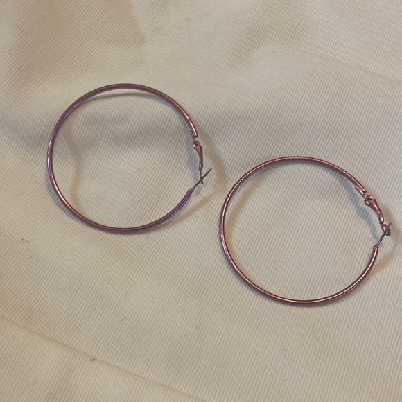 Set of 3 hoops - 1 pink & 2 silver - Picture 4 of 9